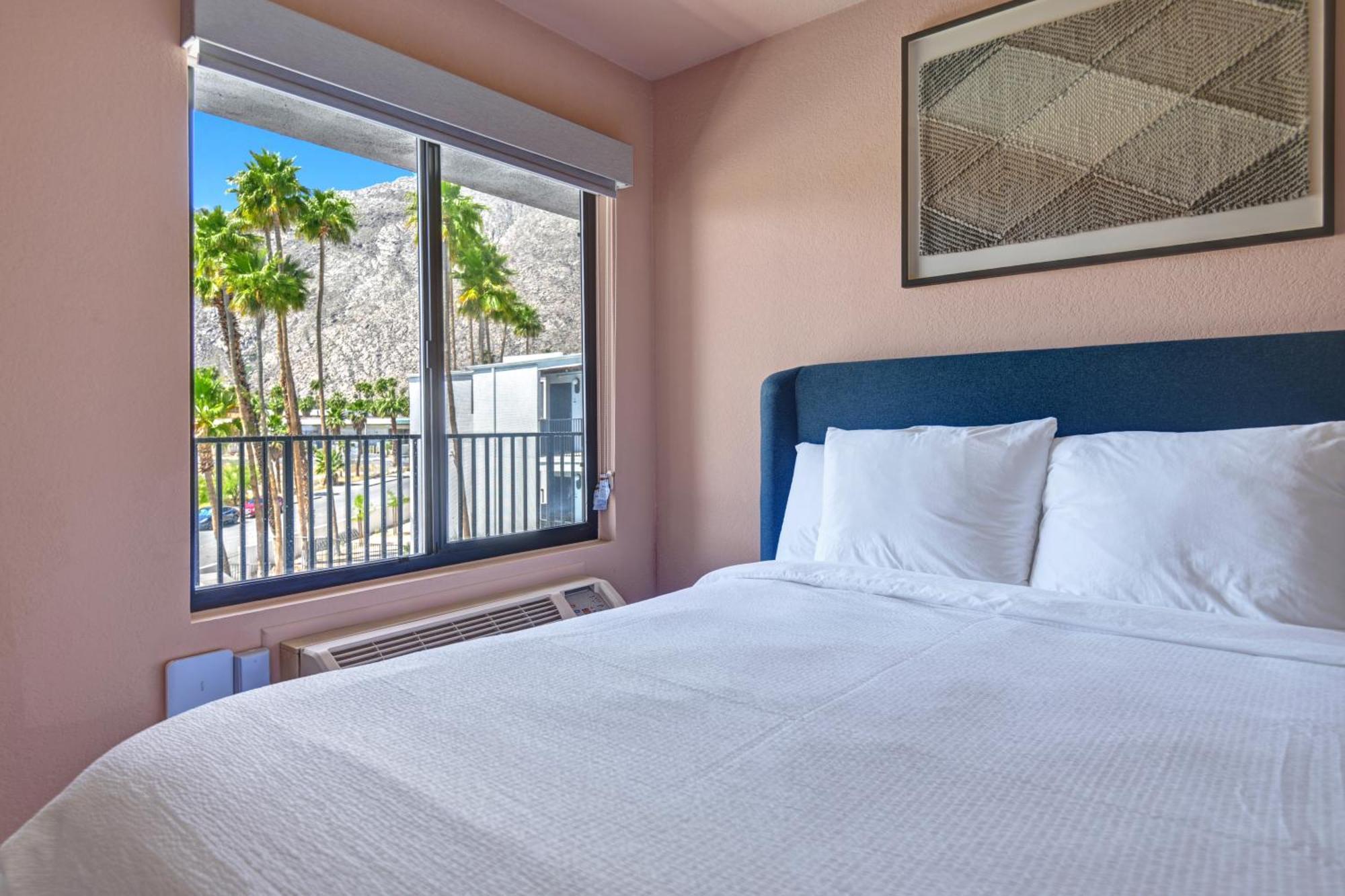 The Dunes Hotel Palm Springs Exterior photo