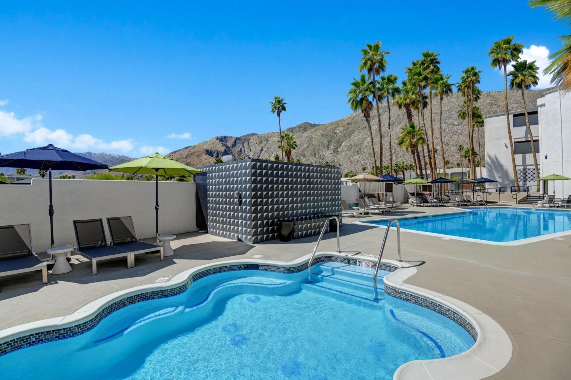 The Dunes Hotel Palm Springs Exterior photo