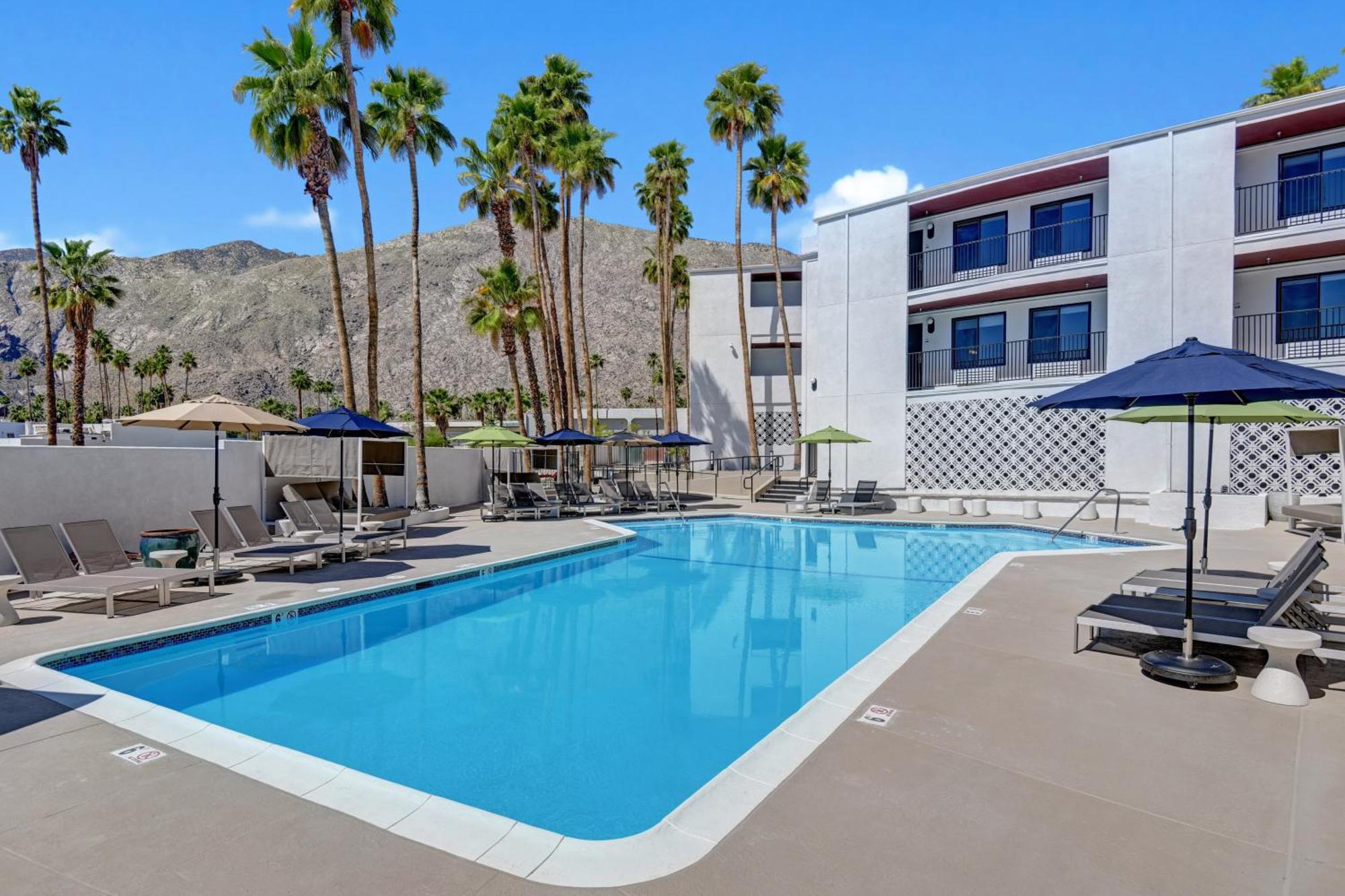 The Dunes Hotel Palm Springs Exterior photo